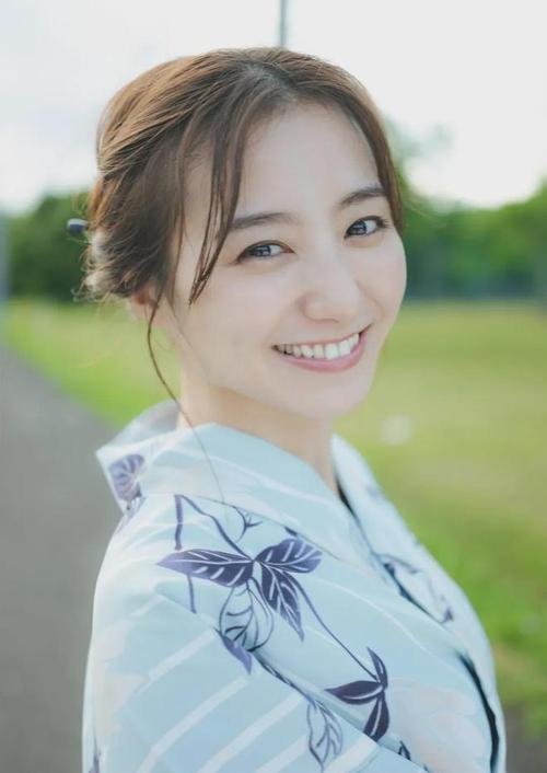 银色手枪